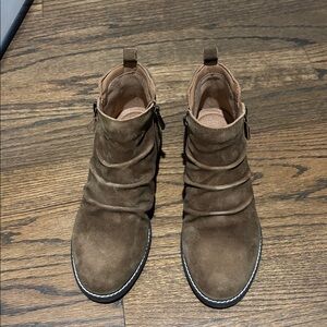 Earth Brown Ankle Boots
